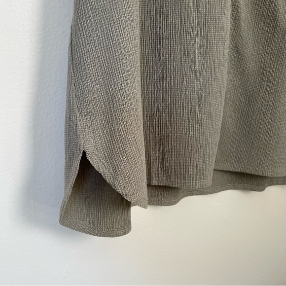 Chico's | Sage Green Short Sleeve Top | Size 2 (12-14) - Picture 5 of 10